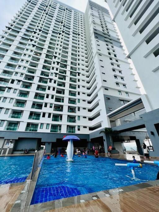 Attractive 3 Bedroom Condo With Pool-D Raudhah Homestay Kajang Luaran gambar